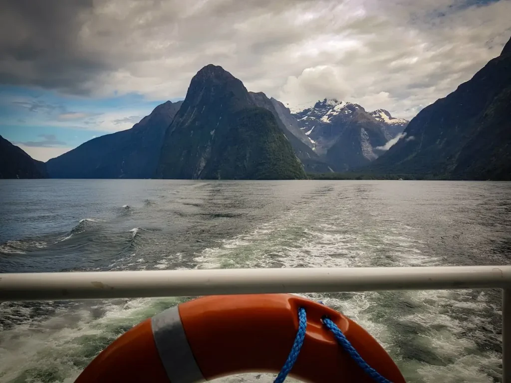 Crucero MildFord Sound