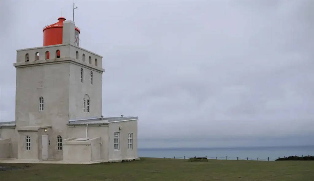 Faro de Dyrhólaey