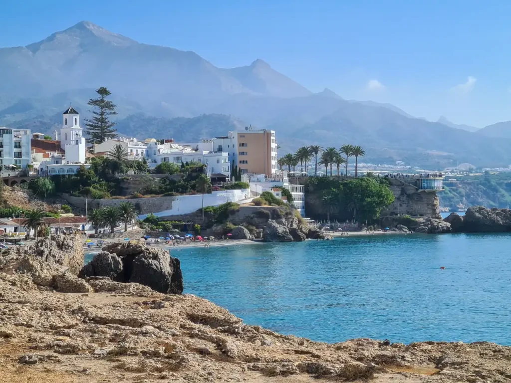 Vista de las playas de Nerja