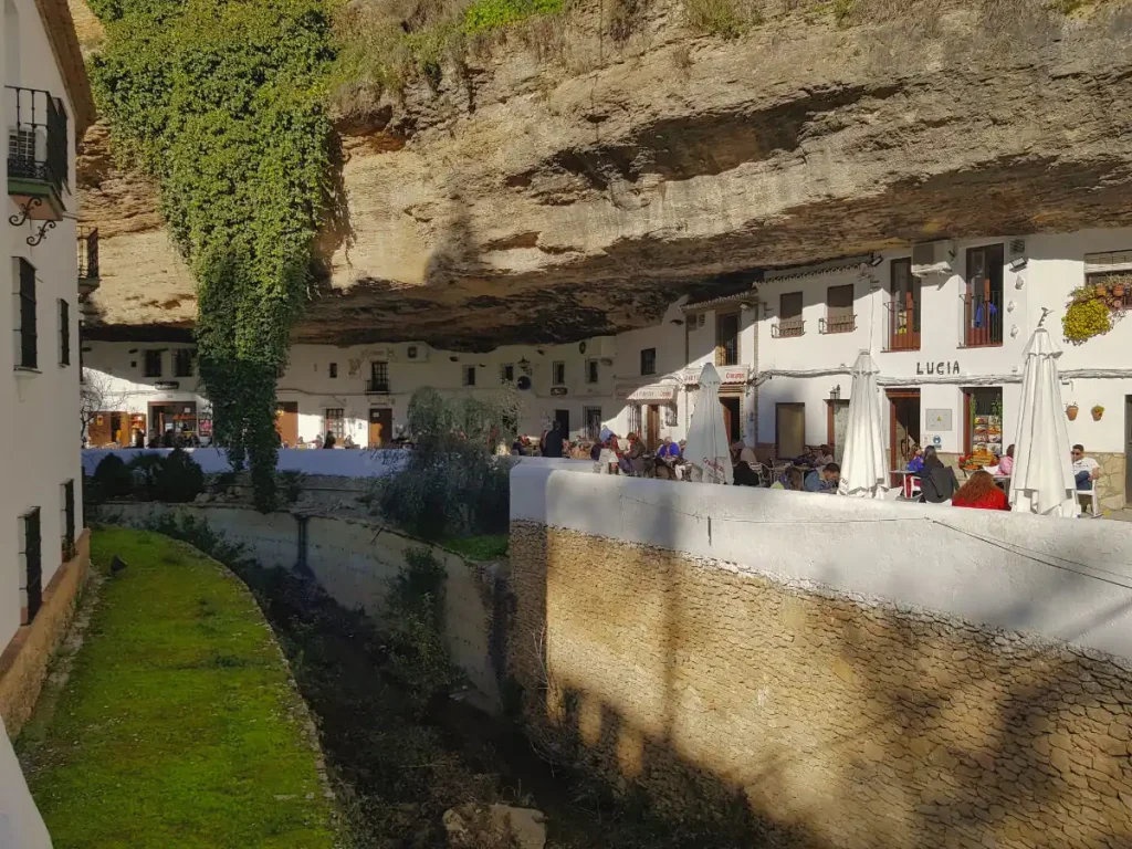Pueblos Blancos. Setenil de las Bodegas