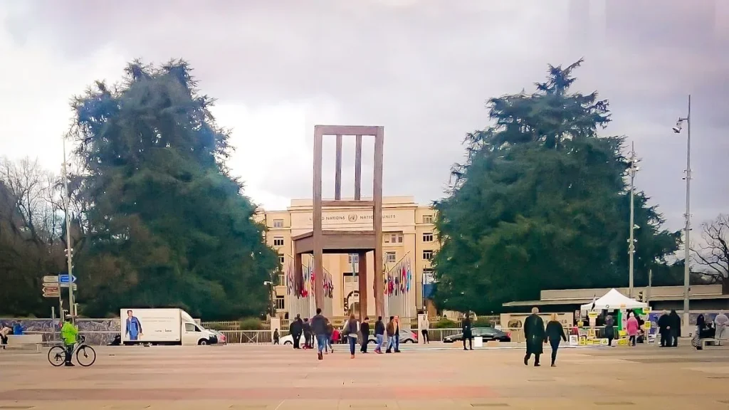 Silla rota frente a Naciones Unidas de Ginebra
