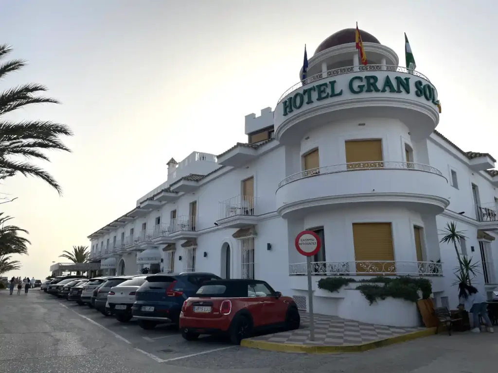 Alojamiento en Hotel Gran Sol fachada